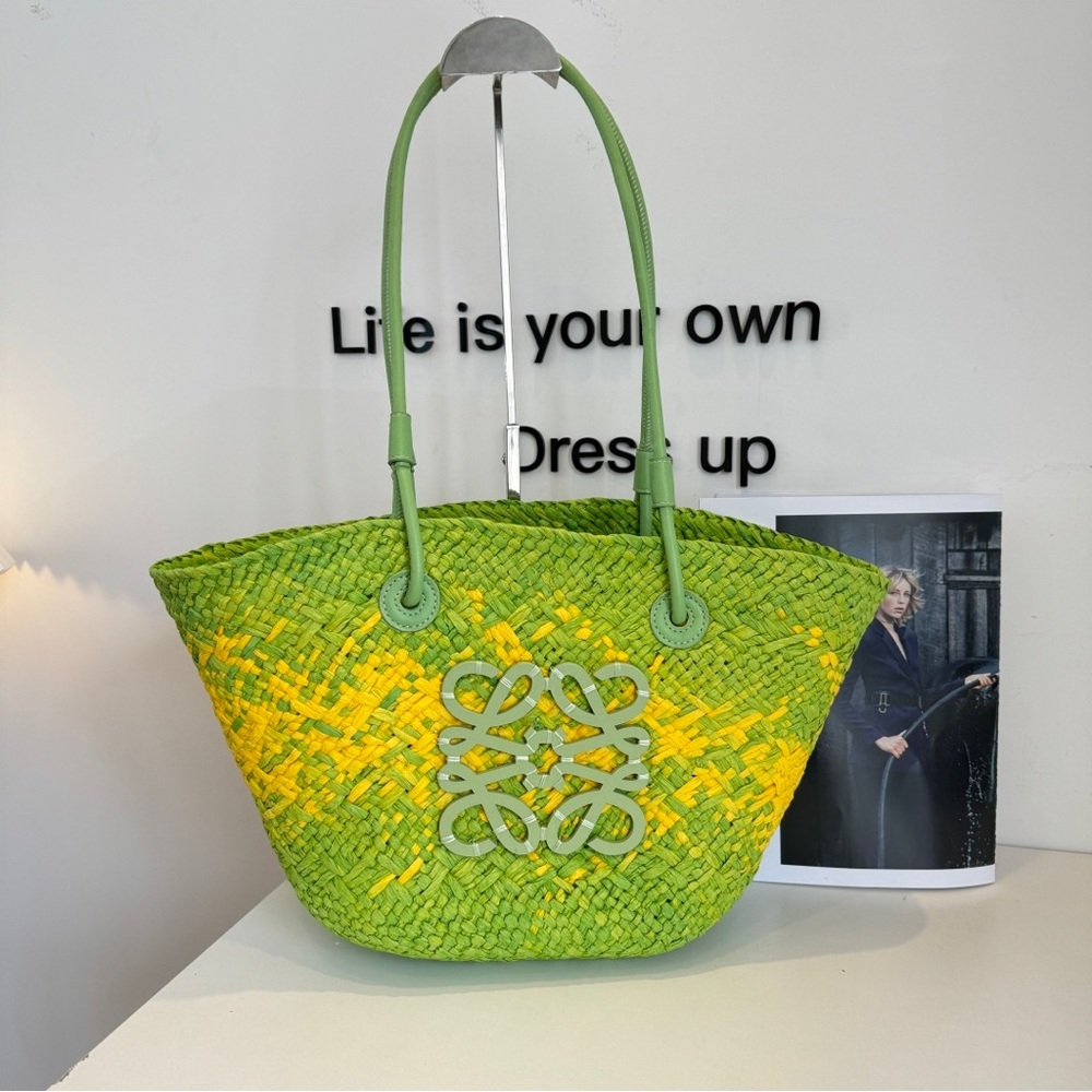 LOEWE 50x25x28cm straw bag